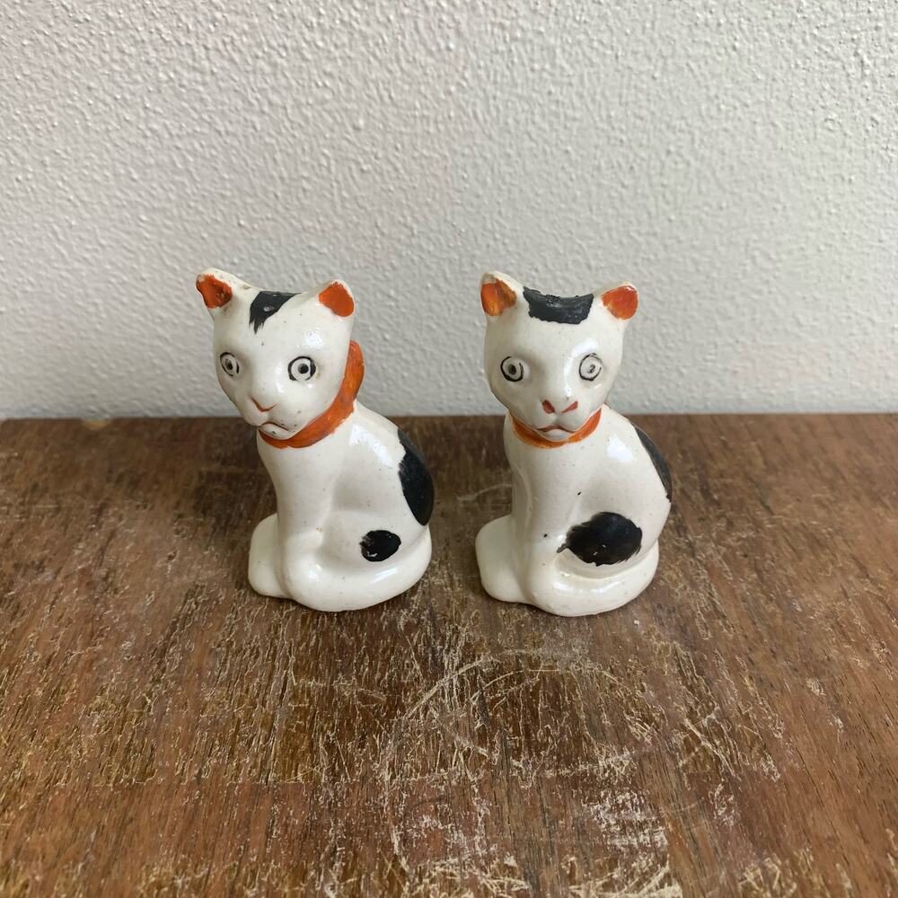 Vintage porcelain hand painted Cats Salt & Pepper Magpie Bug Eyed Kittens Japan‎